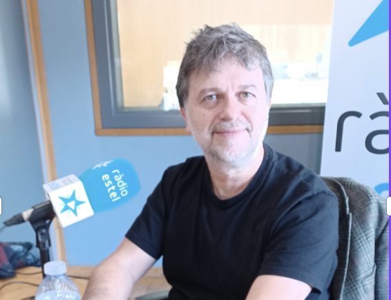 l director de cinema Juan Carlos Fresnadillo, un moment de l'entrevista a Ràdio Estel el 8 de març de 2024 | RÀDIO ESTEL