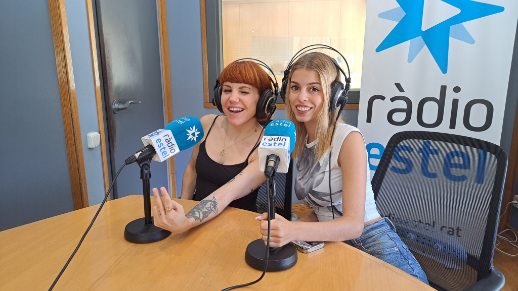 Angy Fernández i Nerea Rodríguez, dos de les protagonistes del musical 'La llamada', que torna al Poliorama pel 10è aniversari | RÀDIO ESTEL